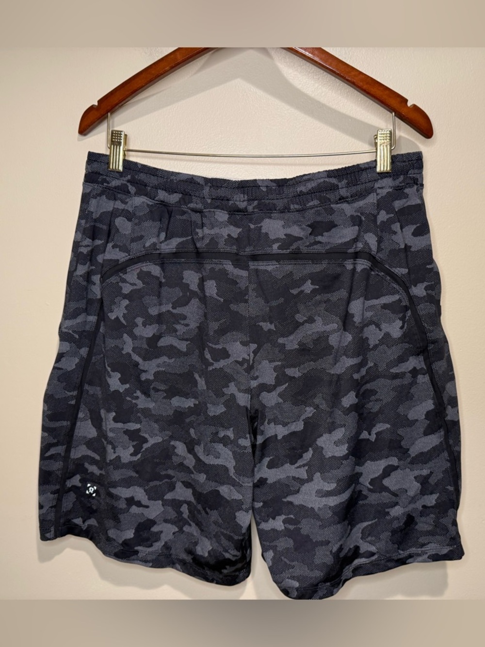 Lululemon Men Pace Breaker 9” Short lined Variegated Mesh Camo Black